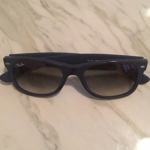 Ray Ban rubberized wayfarer sunglasses